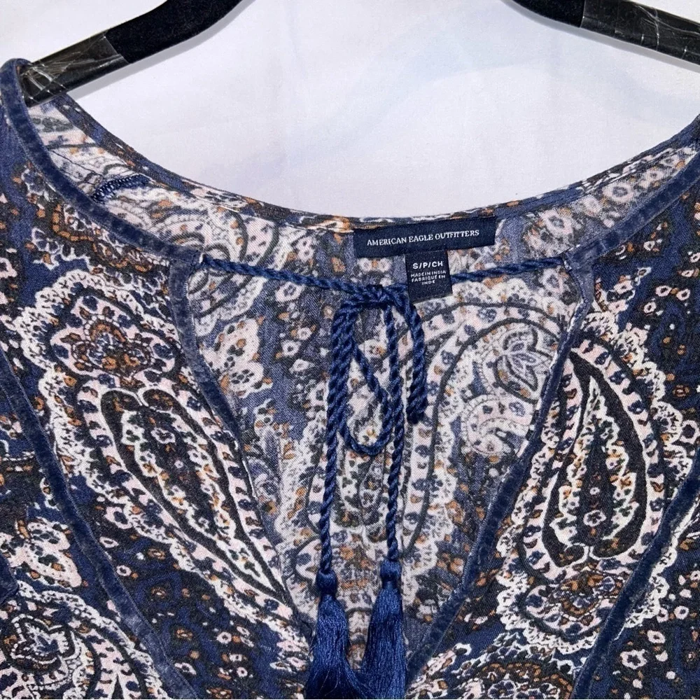 American Eagle Blouse Bell Flare Sleeve Paisley All Over Print Boho V-Neck Shirt